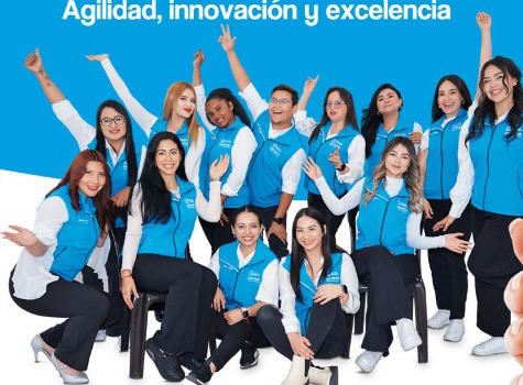 Equipo de atención ciudadana Ibarra Go con chalecos azules institucionales